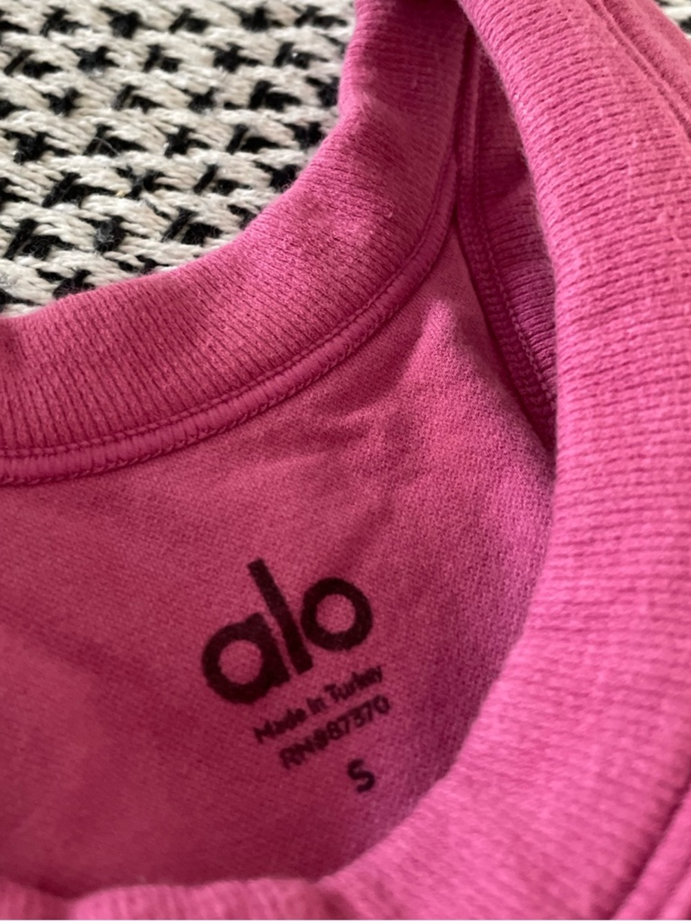 ALO Crop Tank Top Size Small Raspberry Pink - Picture 4 of 6
